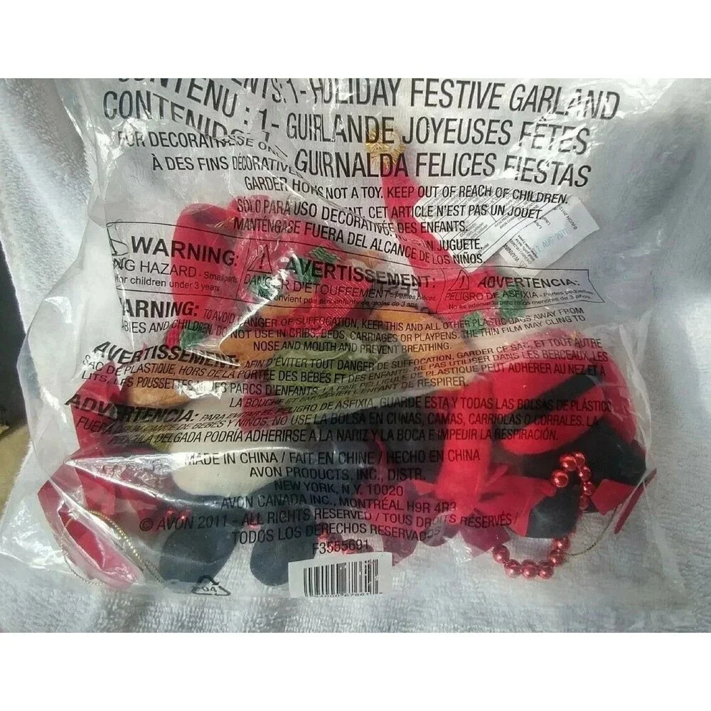 Vintage Avon Santa, Snowman & Bear Holiday Festive Garland New Old Stock 90s